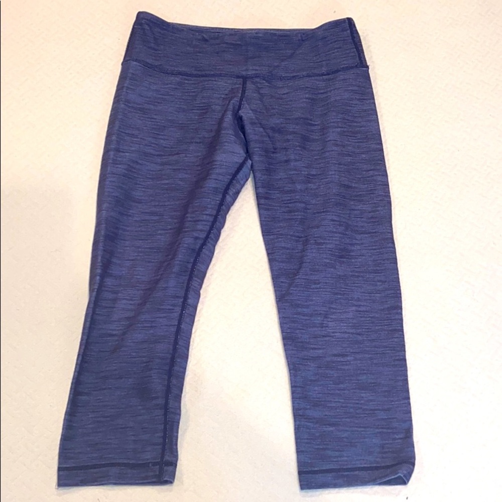 Blue lululemon cropped pants with jeggings feel. 6